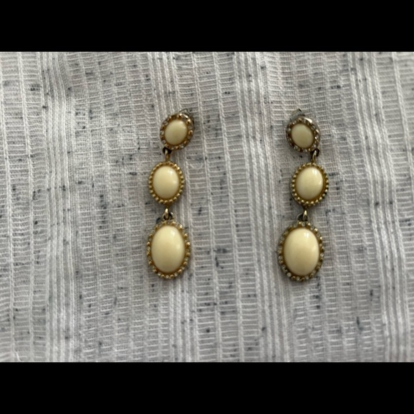 Gold tone and Cream dangle earrings - Picture 1 of 2